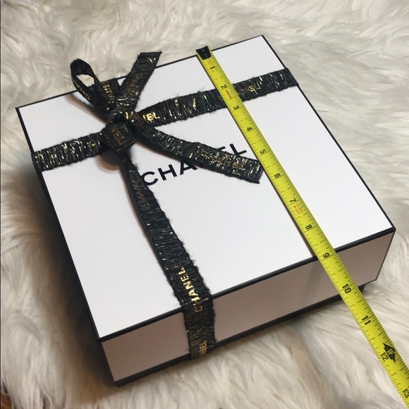 100% Auth CHANEL GIFT BOX w/ RIBBON - Picture 10 of 11
